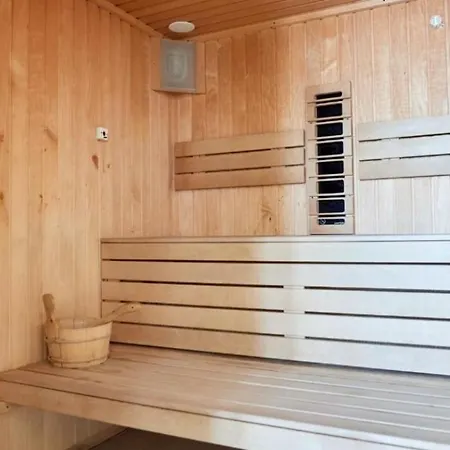 Azizi Pool & Prima Linie La Mare Apartment *