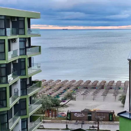 Azizi Pool & Prima Linie La Mare Apartment *