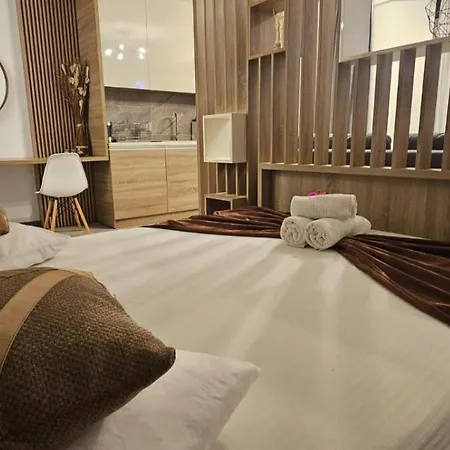 Apartment Azizi Pool & Prima Linie La Mare