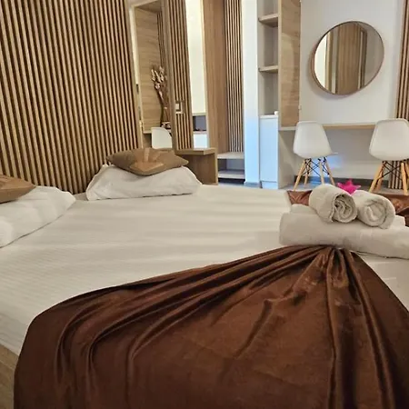 Azizi Pool & Prima Linie La Mare Appartamento Năvodari